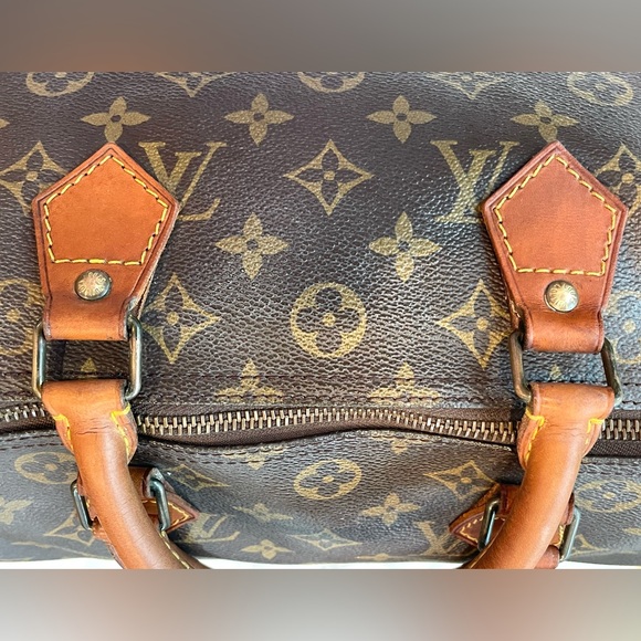 Louis Vuitton Vintage Monogram Speedy 35, clean inside, EUC - Picture 9 of 17